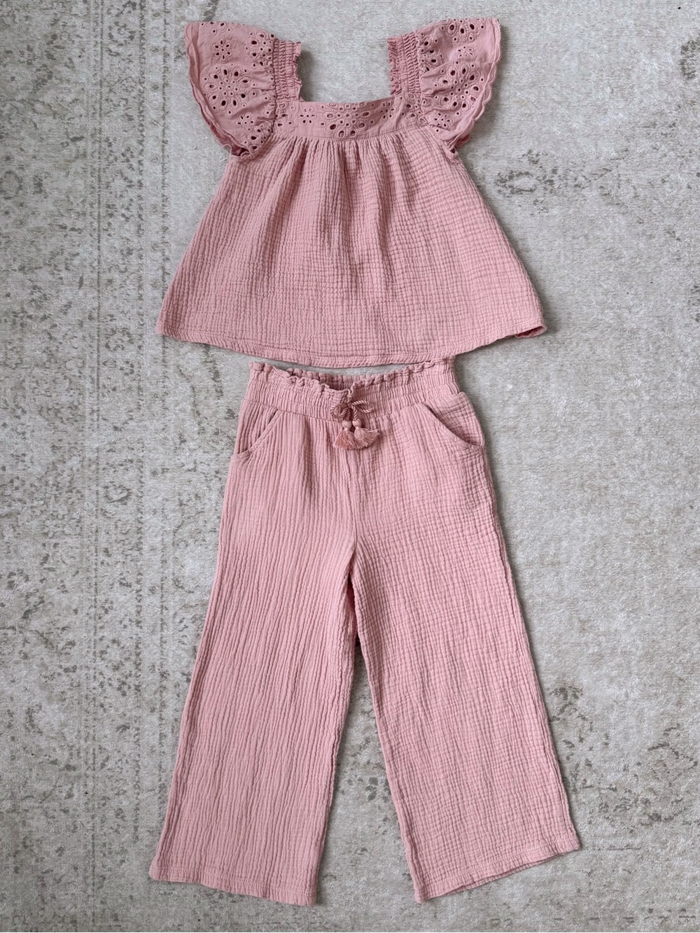Cupcakes & Cashmere Muslin Set